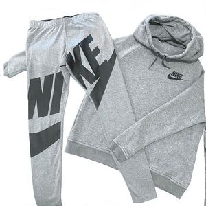 NIKE SET SIZE MEDIUM